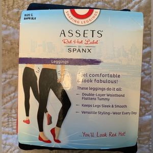 NWT Assets by Spanx Shaping Leggings in Black